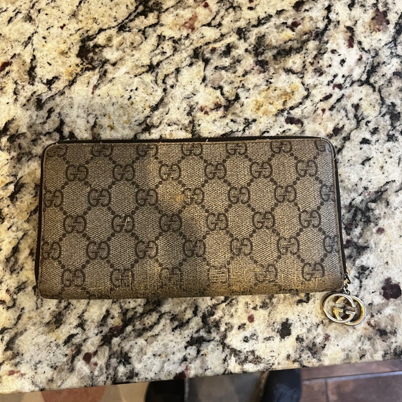 Gucci GG Supreme Canvas long wallet in Good Condition - see photos - Picture 1 of 6